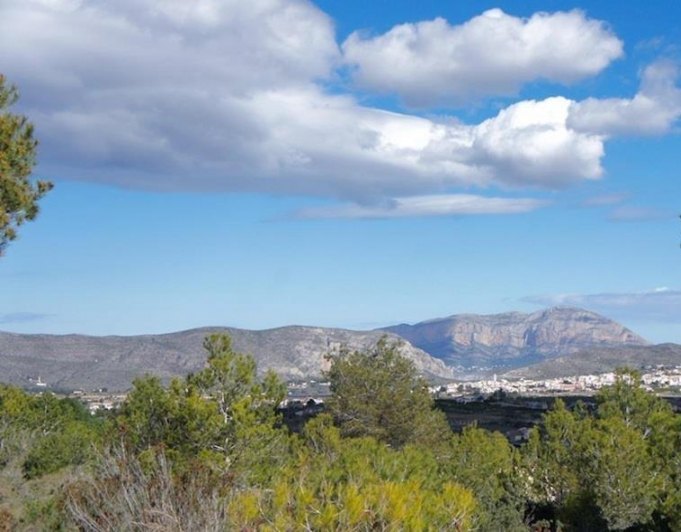 Rustic plot in Benimarco (Benisa) with excellent views