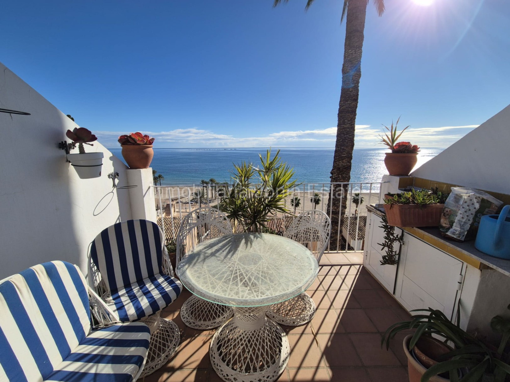 Edificio de 4 Plantas-Viviendas con vistas al mar