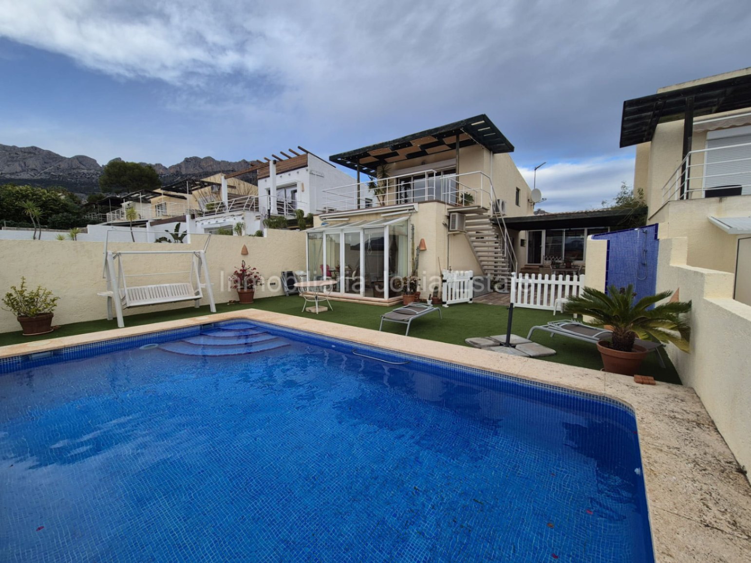 Chalet con piscina en Altea