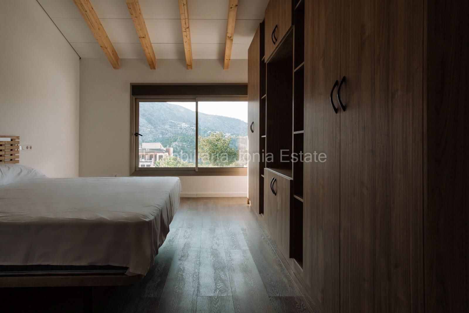 En venta Chalet con piscina en Orcheta