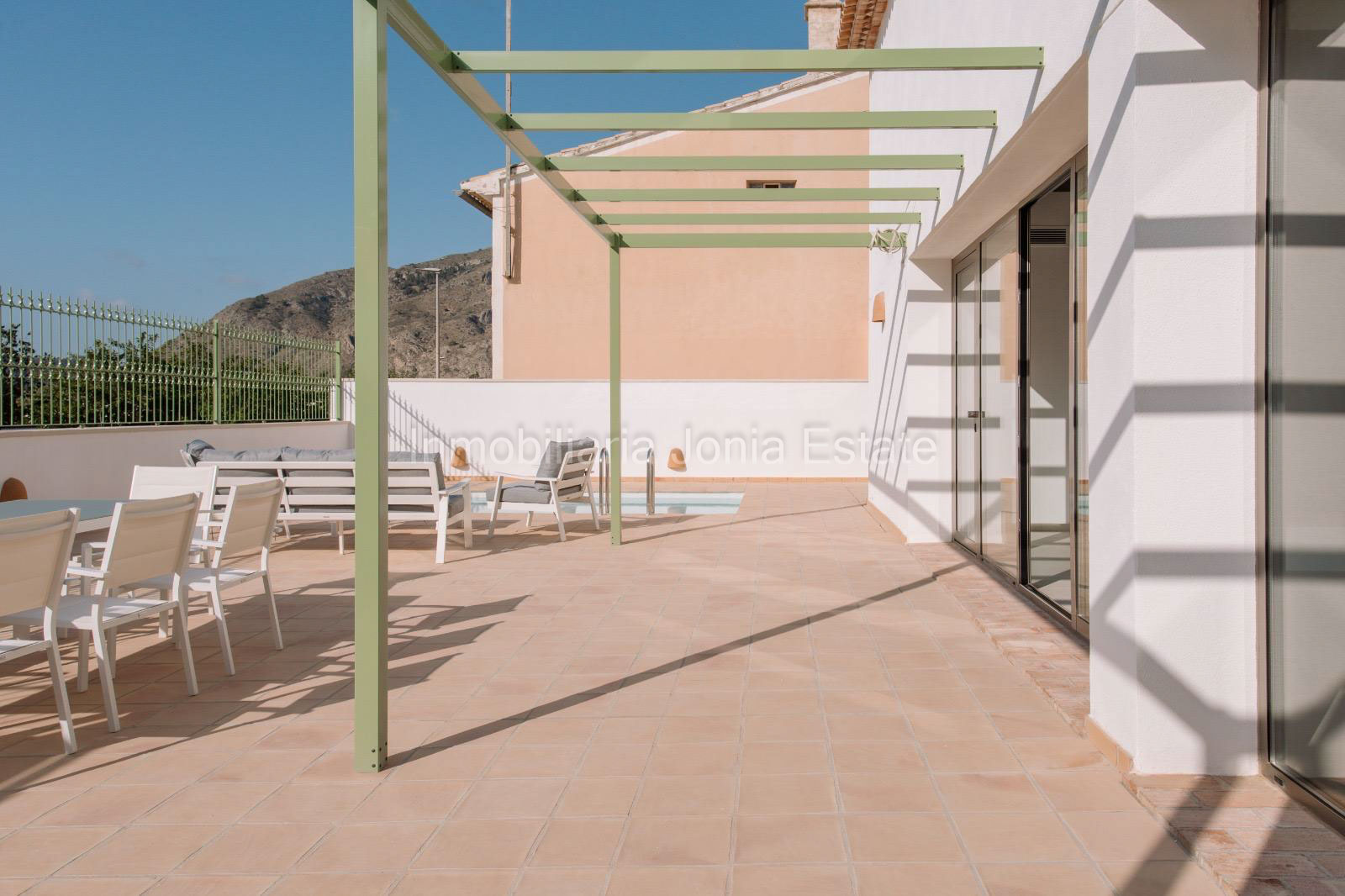 En venta Chalet con piscina en Orcheta