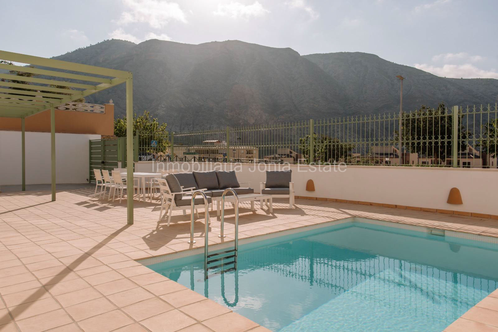 En venta Chalet con piscina en Orcheta