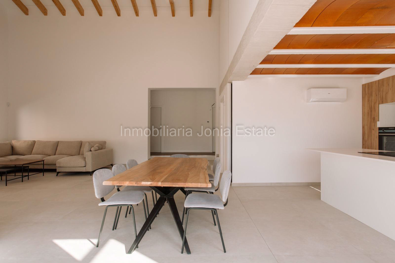 En venta Chalet con piscina en Orcheta