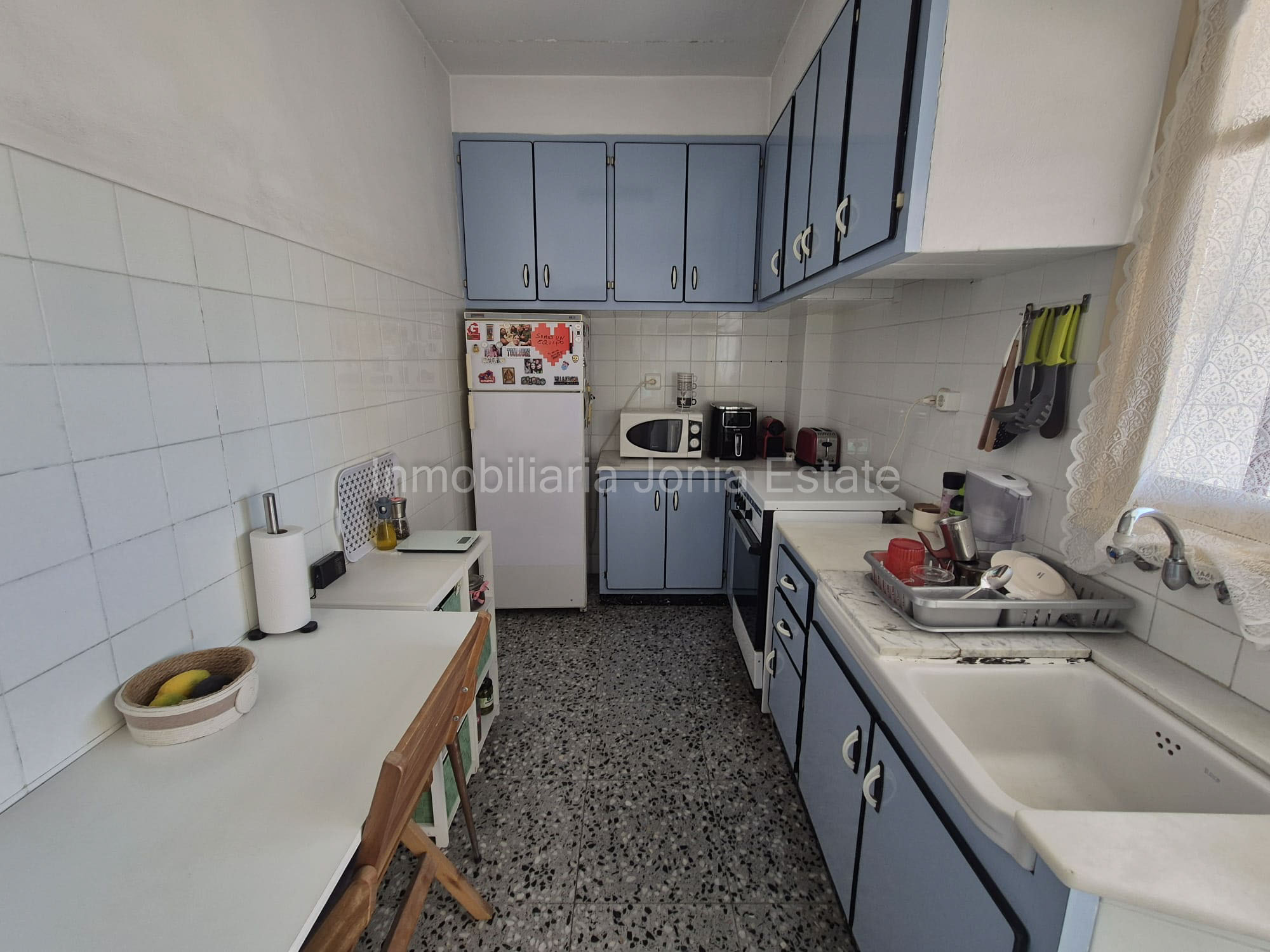 Ruimtelijk appartement met 4 slaapkamers, zeer licht en nabij het centrum en het strand.