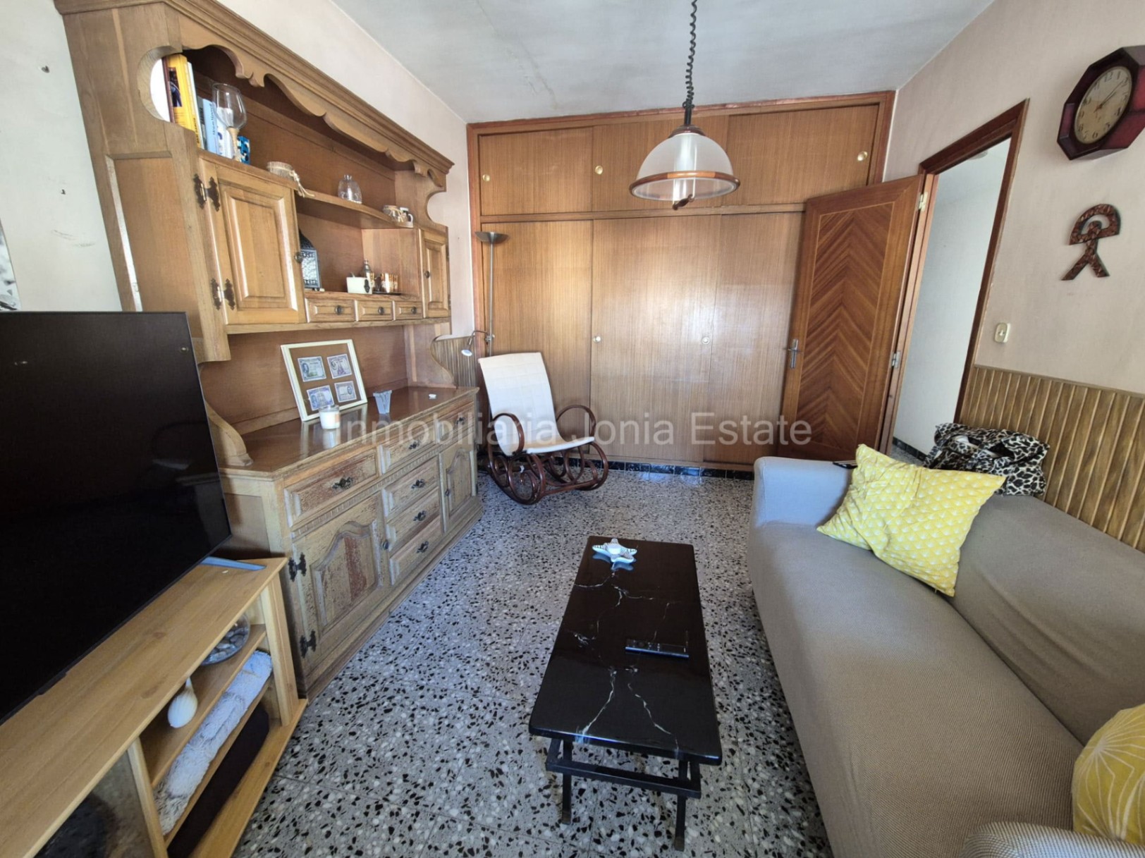 Ruimtelijk appartement met 4 slaapkamers, zeer licht en nabij het centrum en het strand.