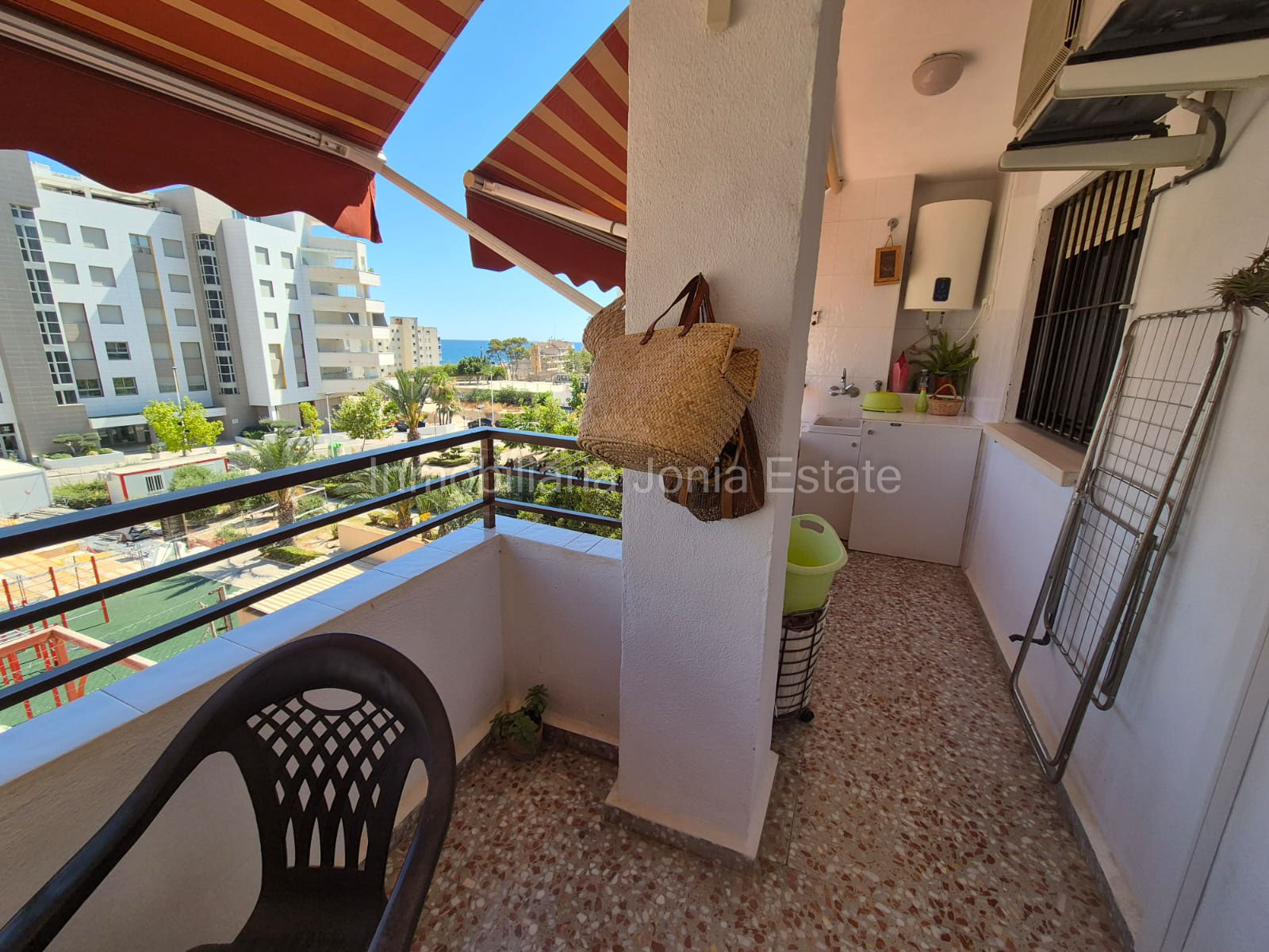 Vivienda de 3 habitaciones con garaje cerrado, cerca del mar en Villajoyosa