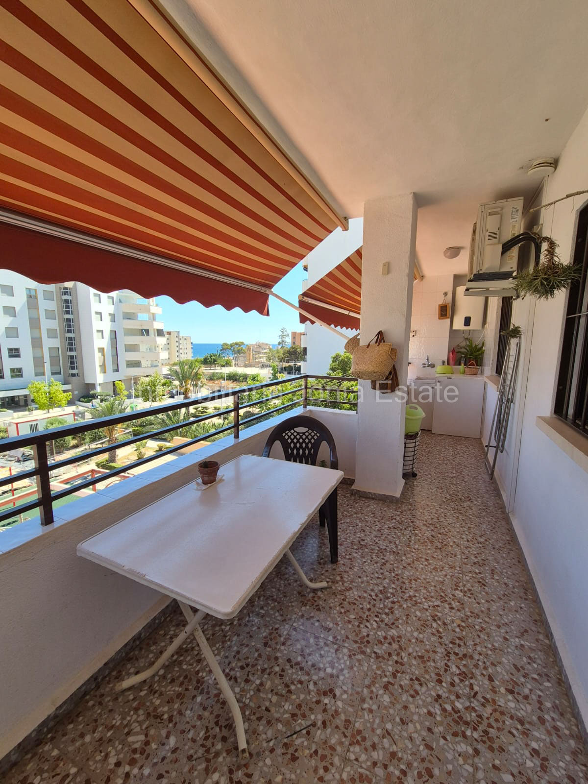Vivienda de 3 habitaciones con garaje cerrado, cerca del mar en Villajoyosa