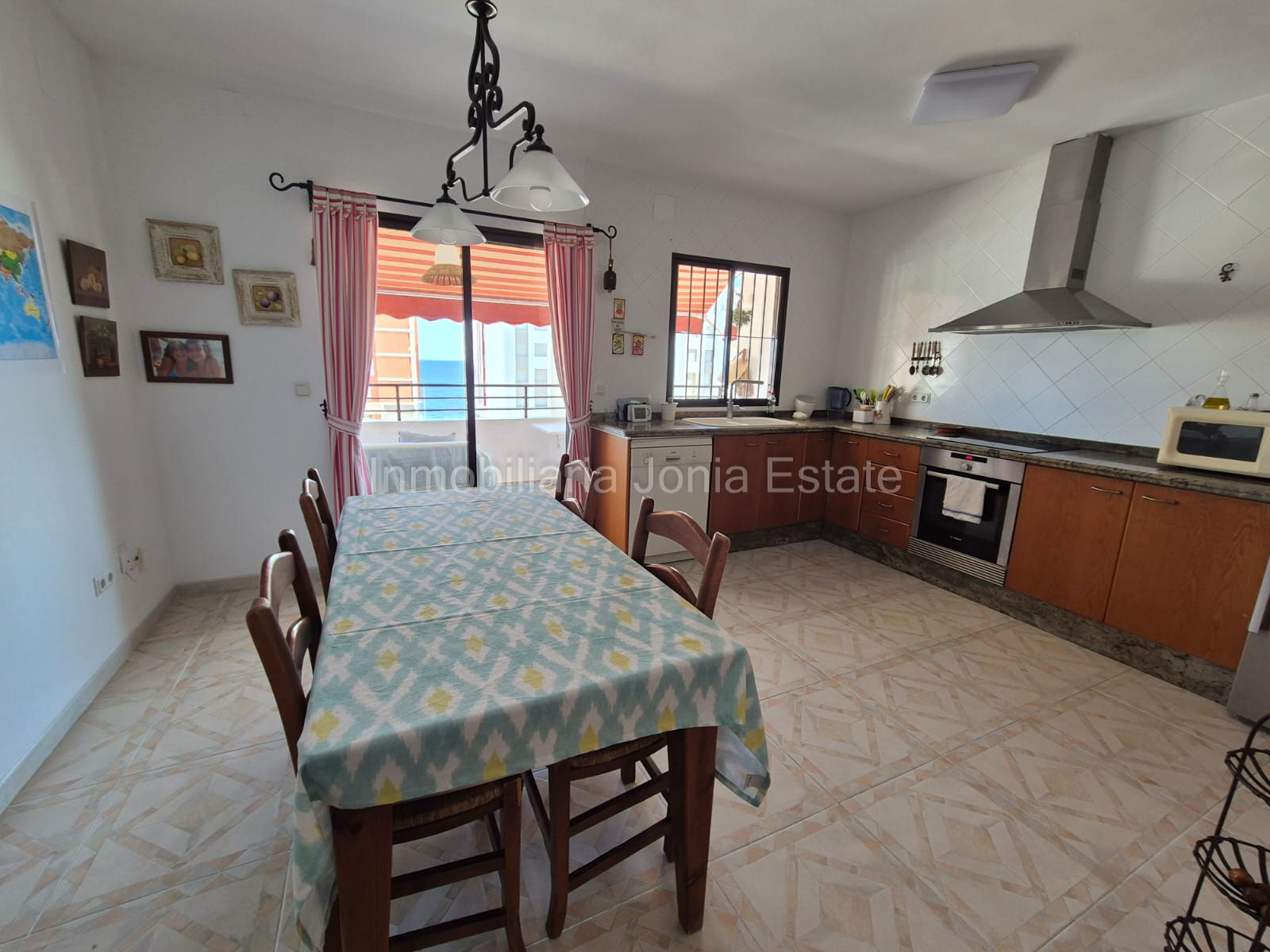 Vivienda de 3 habitaciones con garaje cerrado, cerca del mar en Villajoyosa