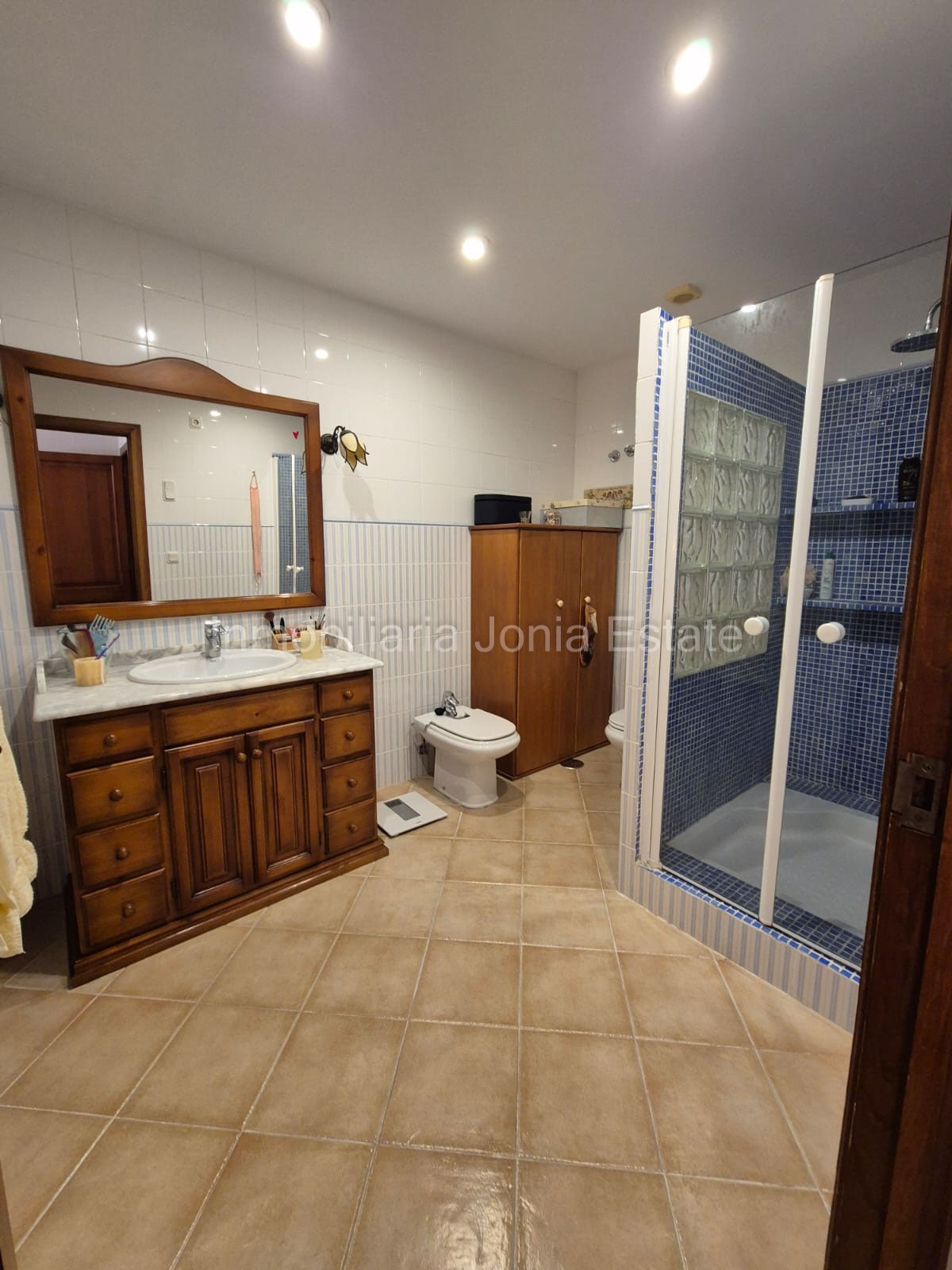 Vivienda de 3 habitaciones con garaje cerrado, cerca del mar en Villajoyosa