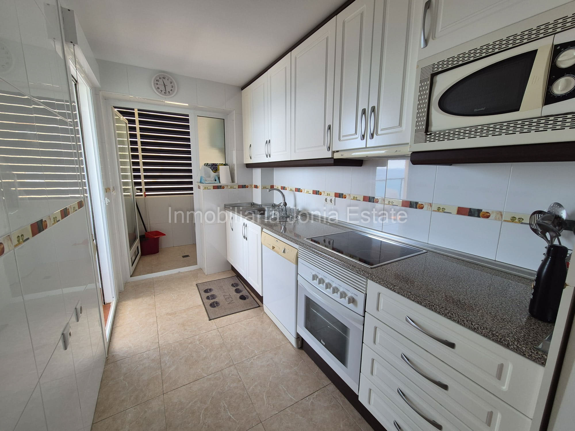Te koop: woning met 3 slaapkamers en 2 badkamers met uitzicht op zee in Villajoyosa