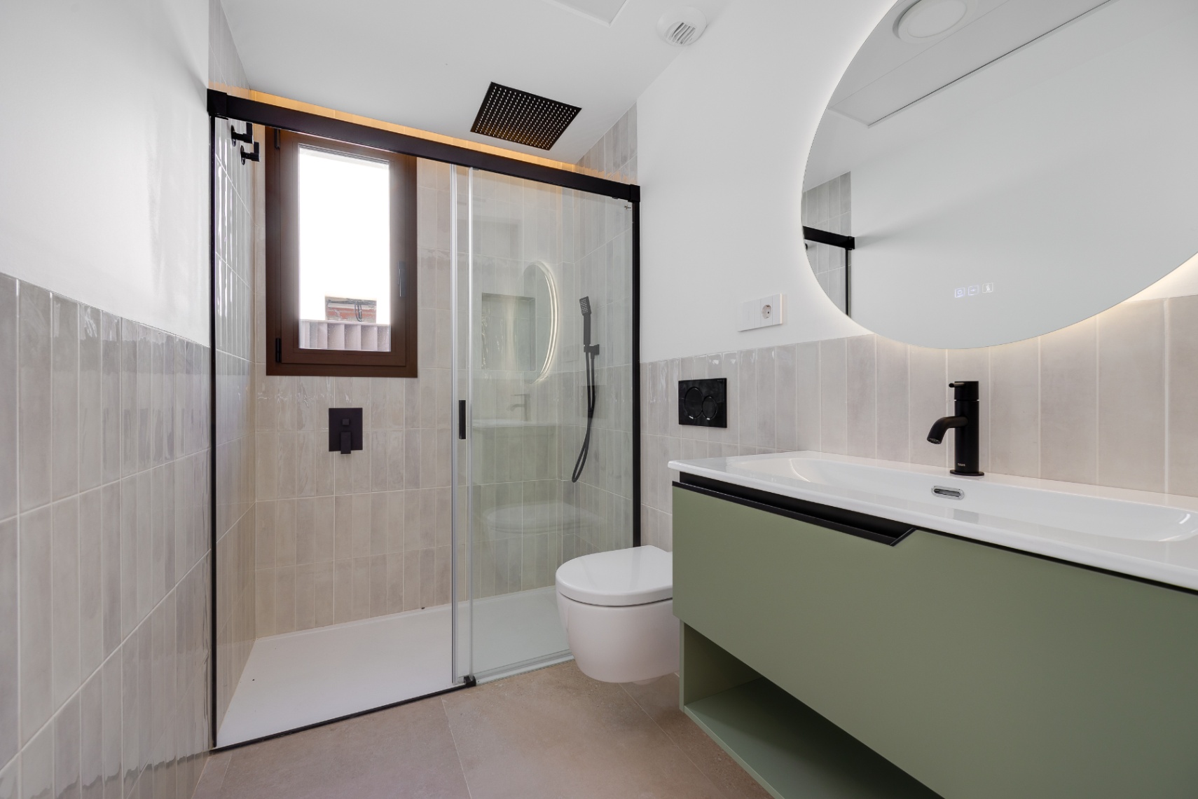 Villa de 3 dormitorios con piscina privada y solárium de 120 m²