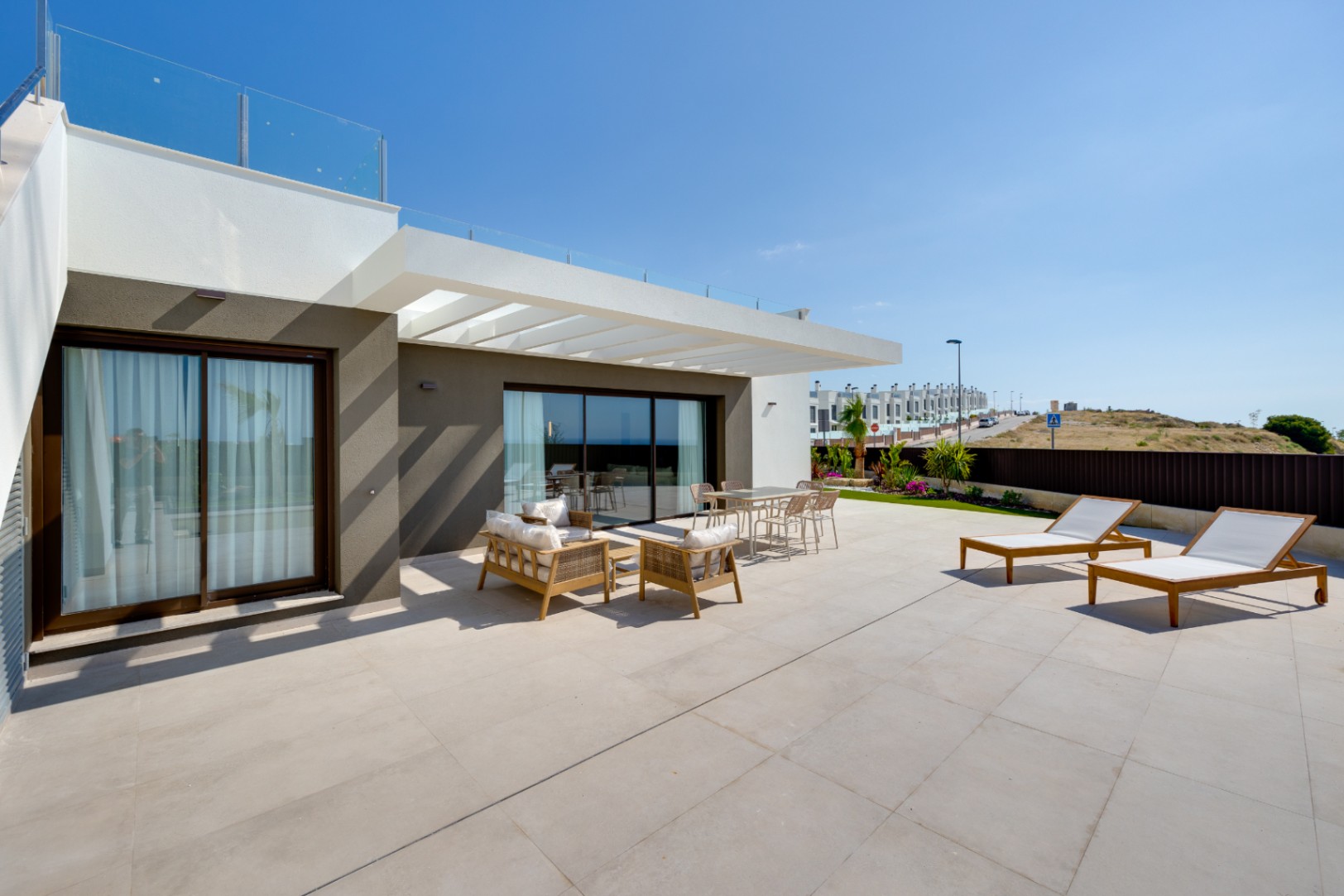 Villa de 3 dormitorios con piscina privada y solárium de 120 m²