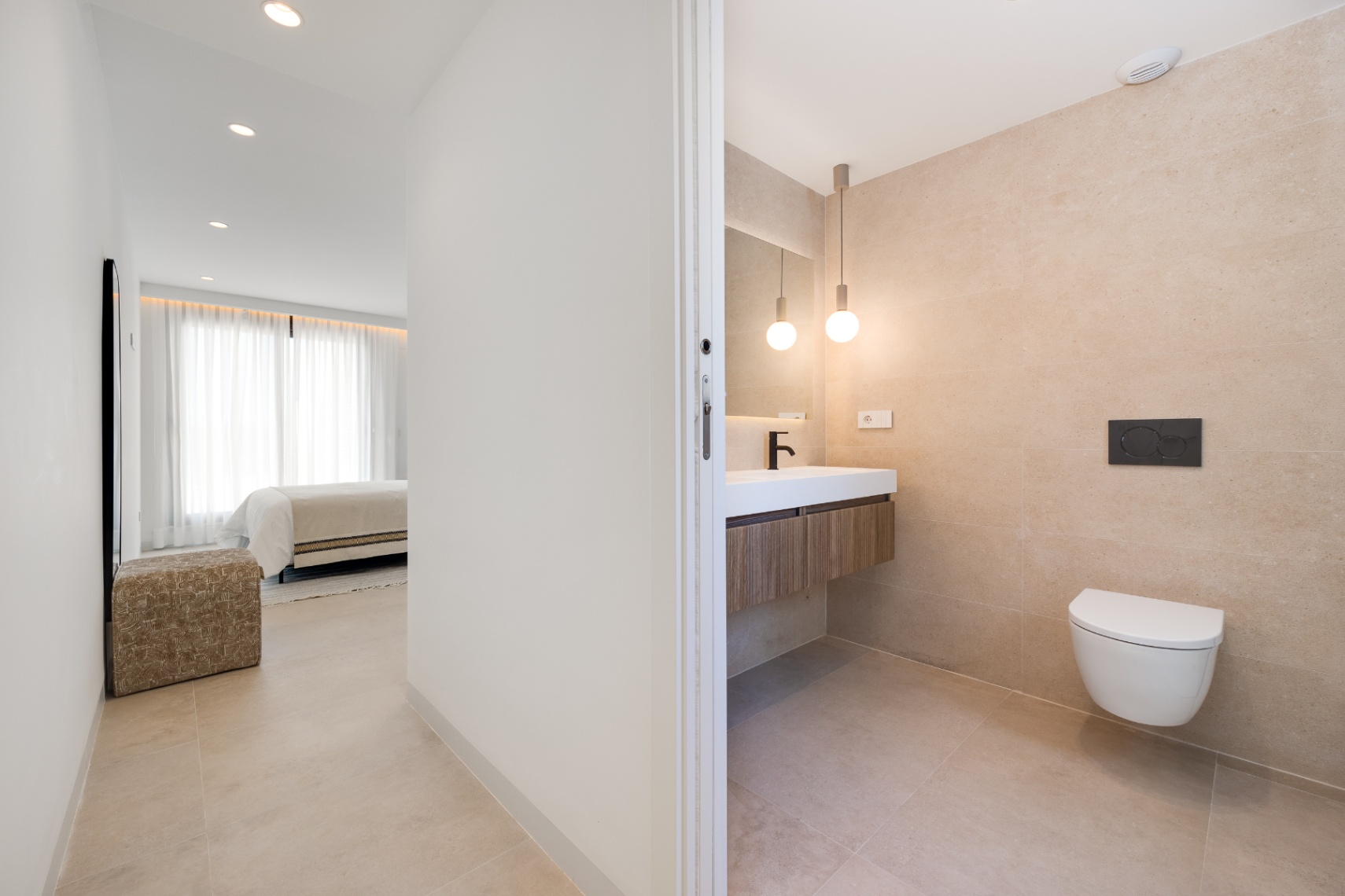 Villa de 3 dormitorios con piscina privada y solárium de 120 m²