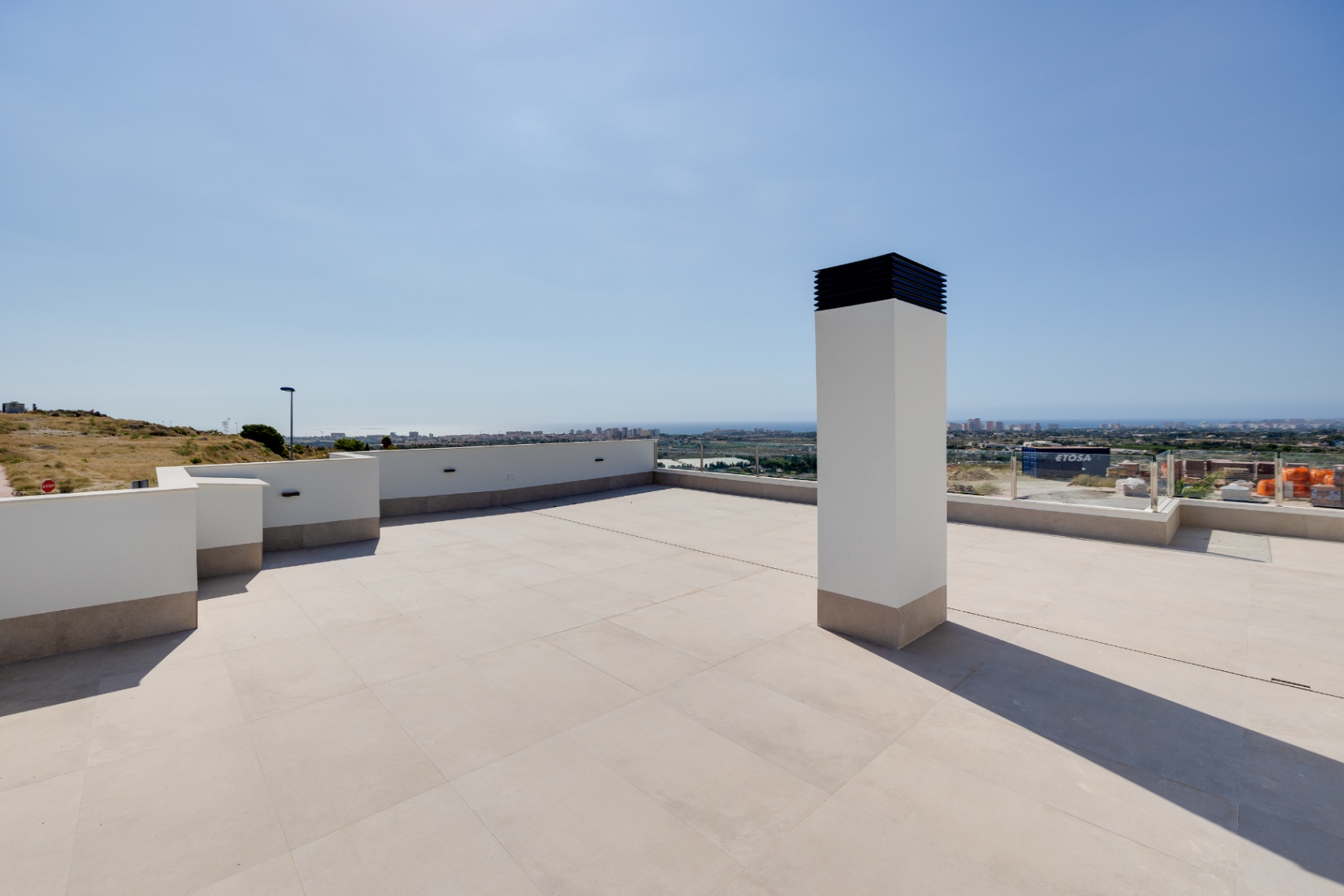 Villa de 3 dormitorios con piscina privada y solárium de 120 m²