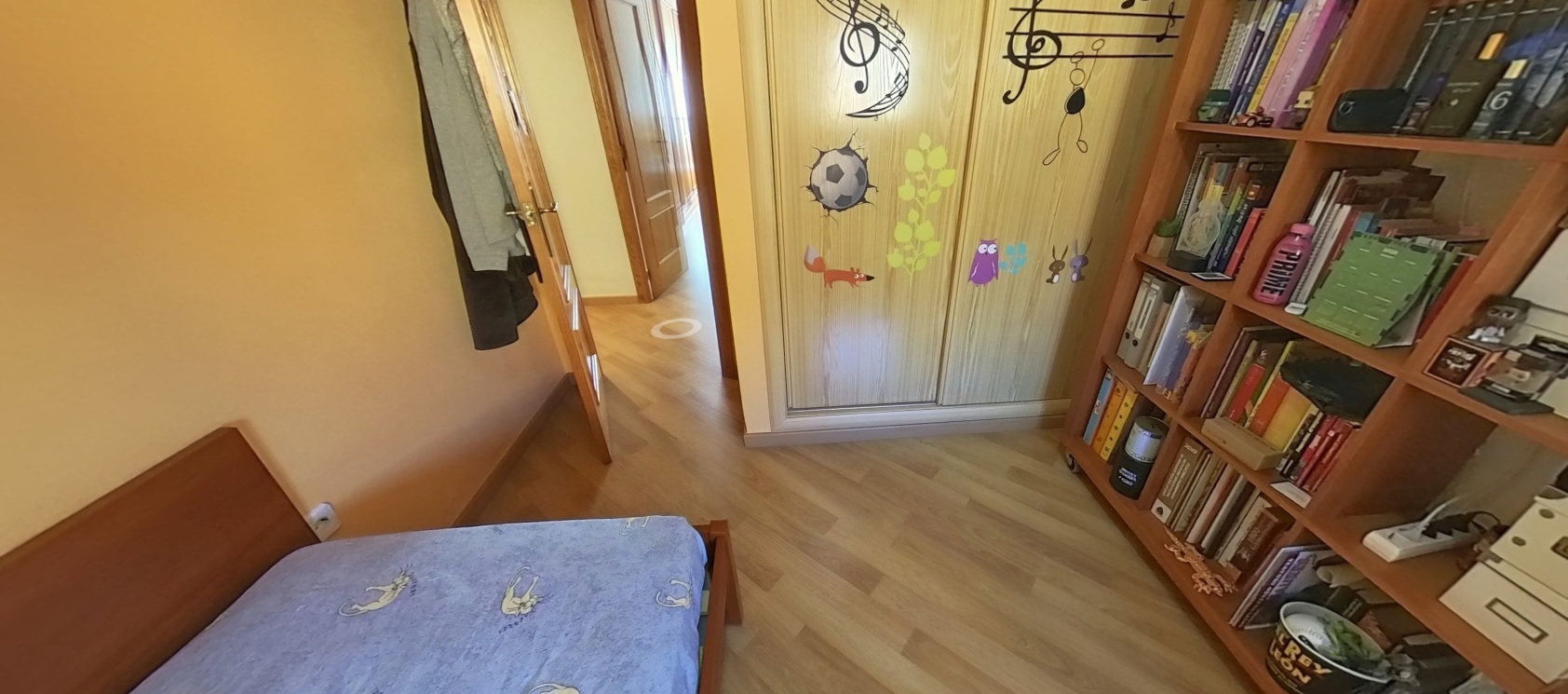 Vivienda con terraza, vistas al mar y amplio garaje en Villajoyosa