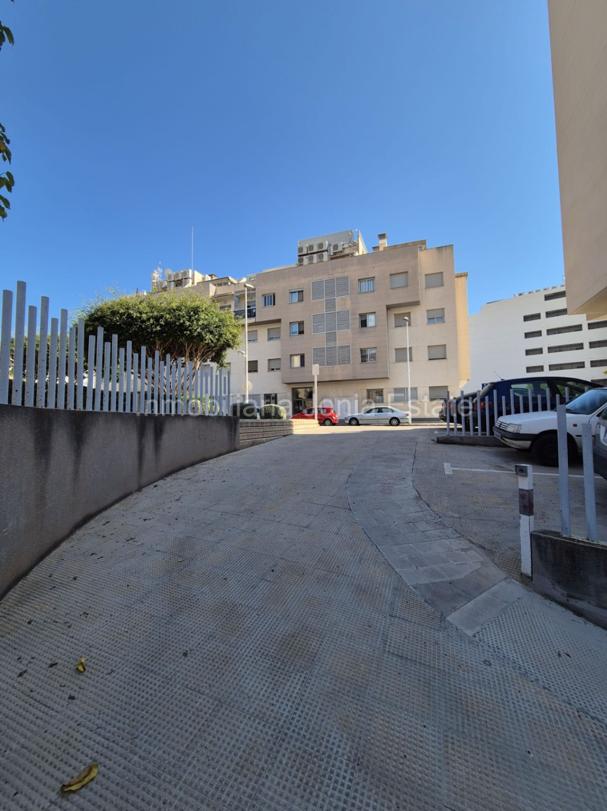 Vivienda con terraza, vistas al mar y amplio garaje en Villajoyosa