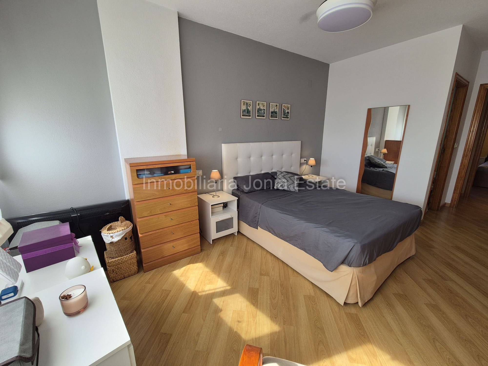 Vivienda con terraza, vistas al mar y amplio garaje en Villajoyosa