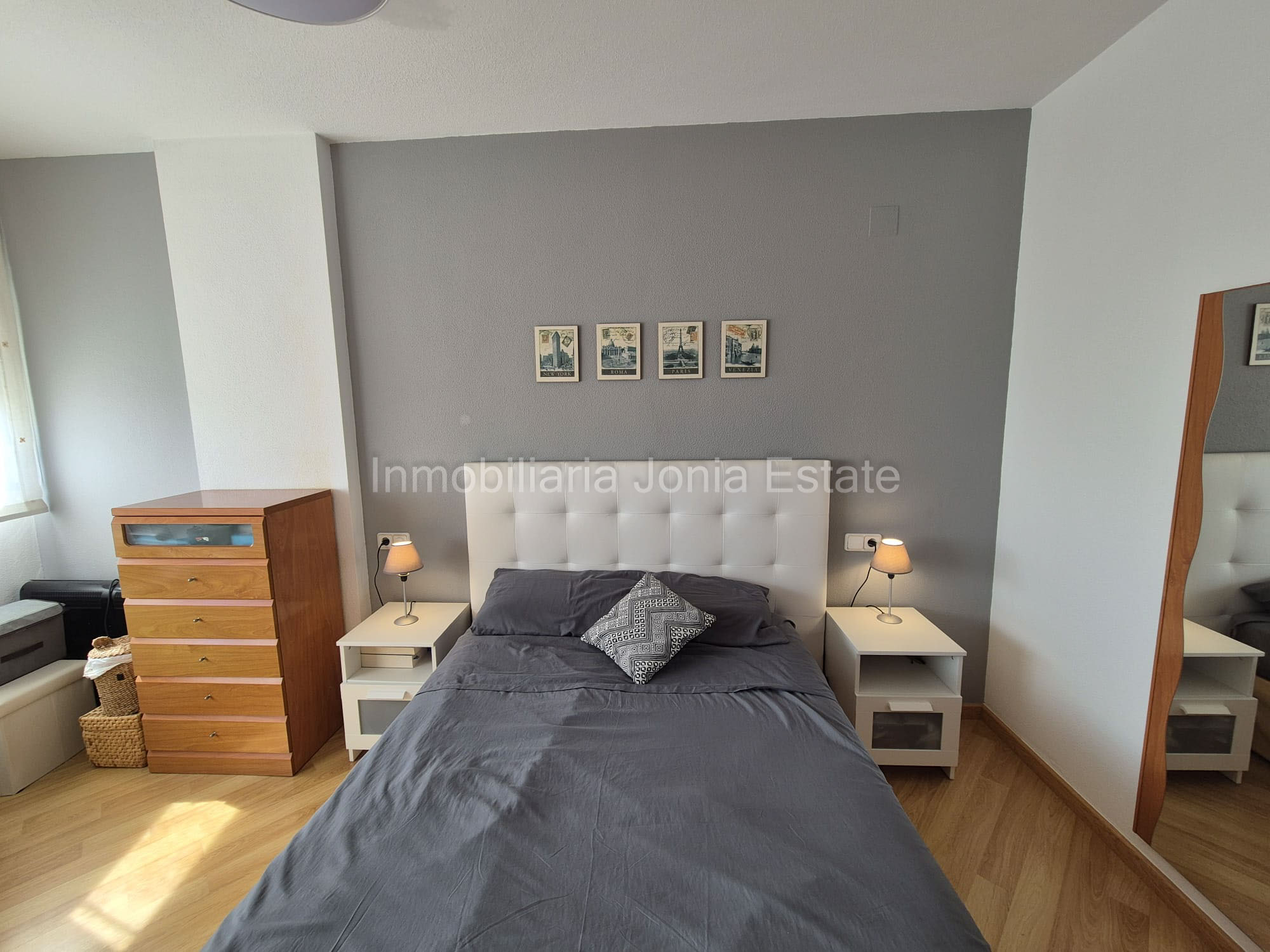 Vivienda con terraza, vistas al mar y amplio garaje en Villajoyosa
