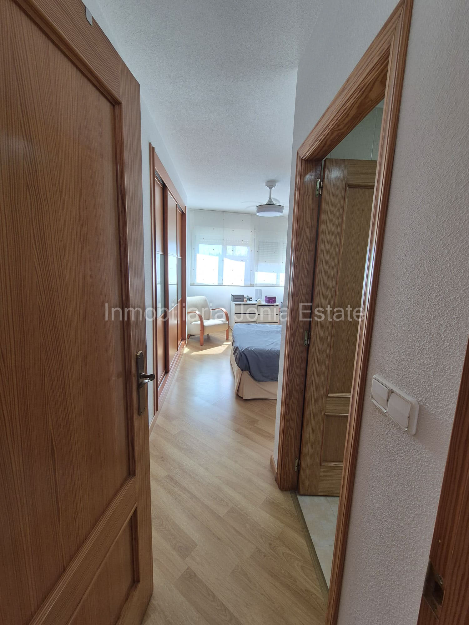 Vivienda con terraza, vistas al mar y amplio garaje en Villajoyosa