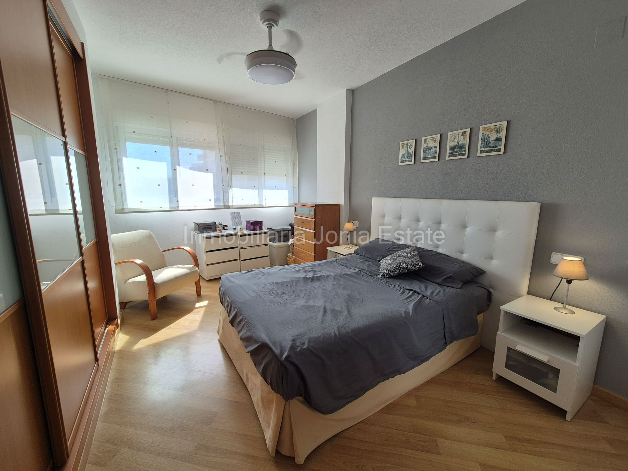 Vivienda con terraza, vistas al mar y amplio garaje en Villajoyosa