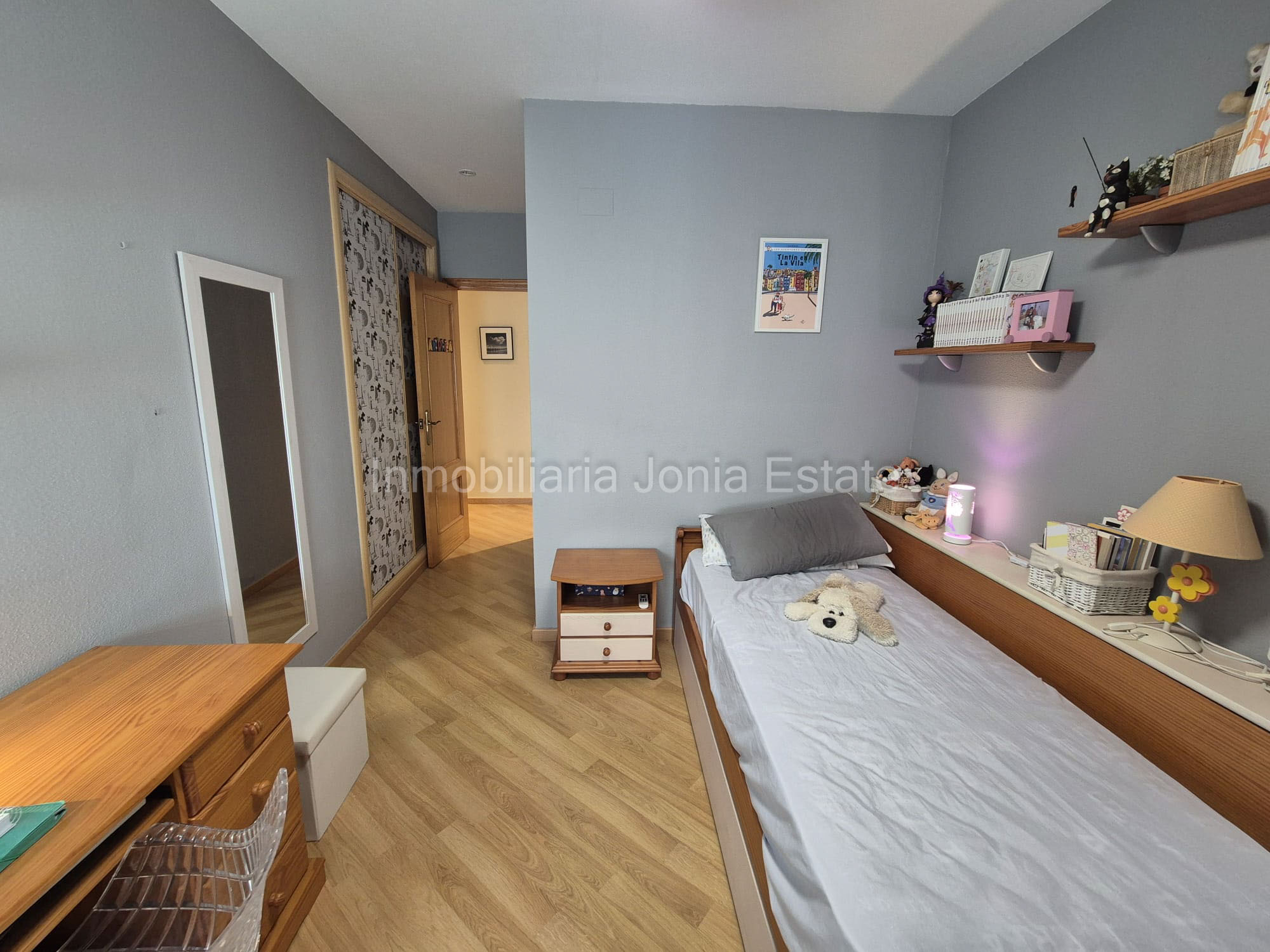 Vivienda con terraza, vistas al mar y amplio garaje en Villajoyosa
