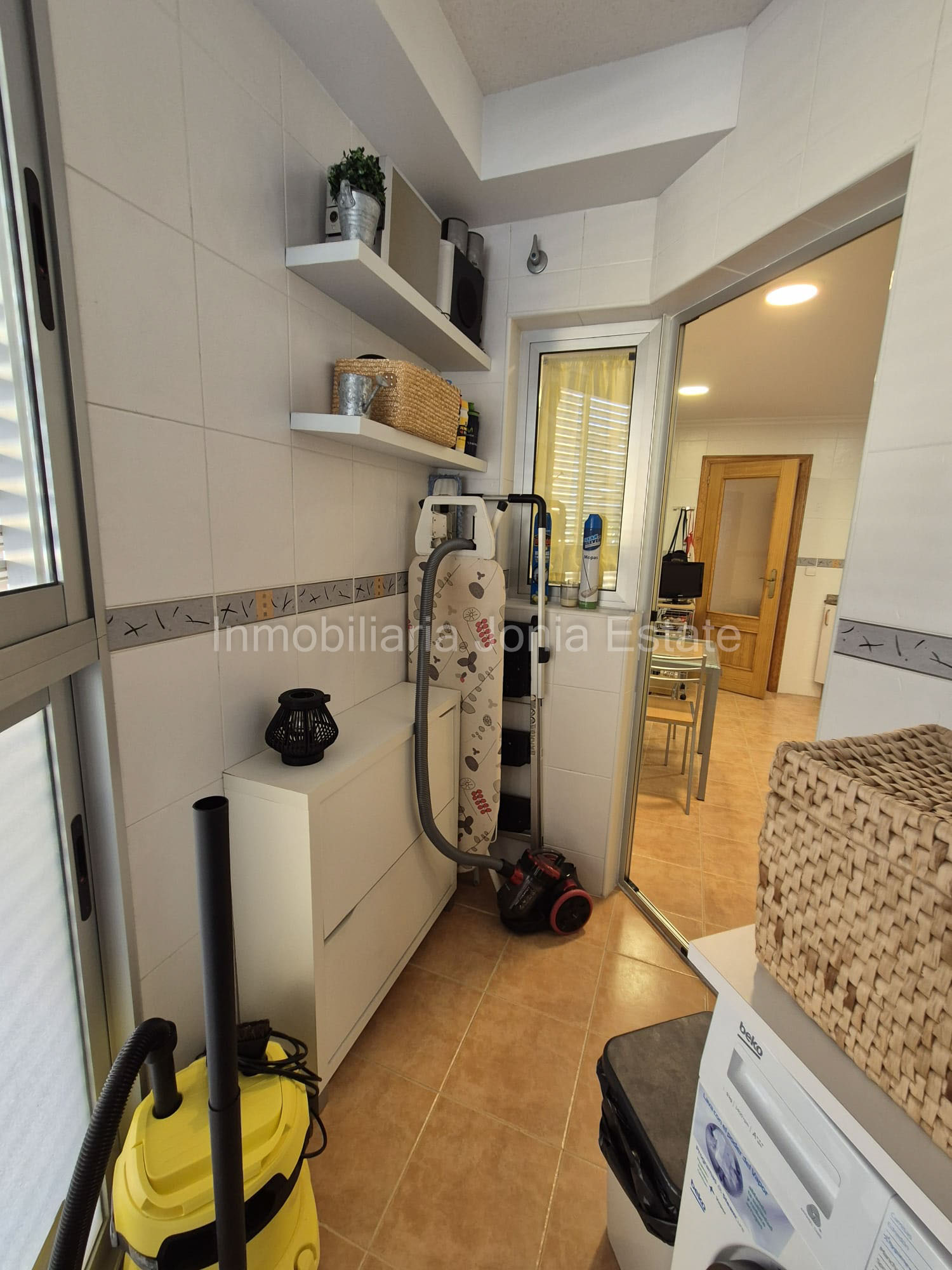 Vivienda con terraza, vistas al mar y amplio garaje en Villajoyosa
