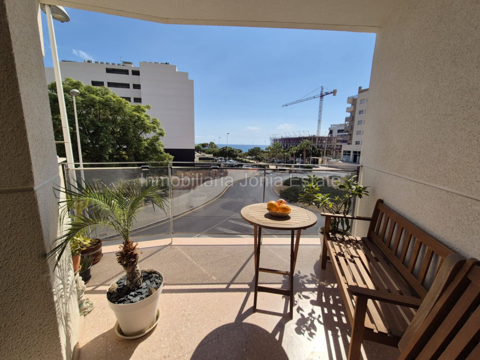 Vivienda con terraza, vistas al mar y amplio garaje en Villajoyosa