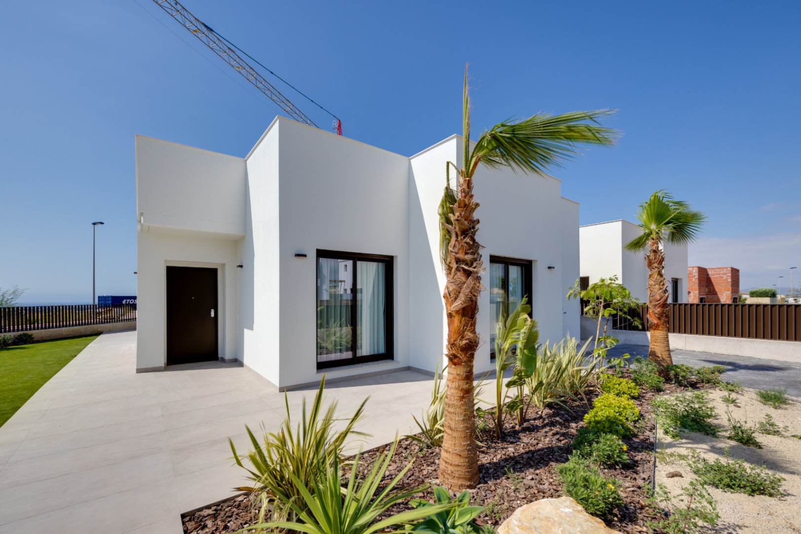 3-bedroom villa with private pool and 120 m² solarium