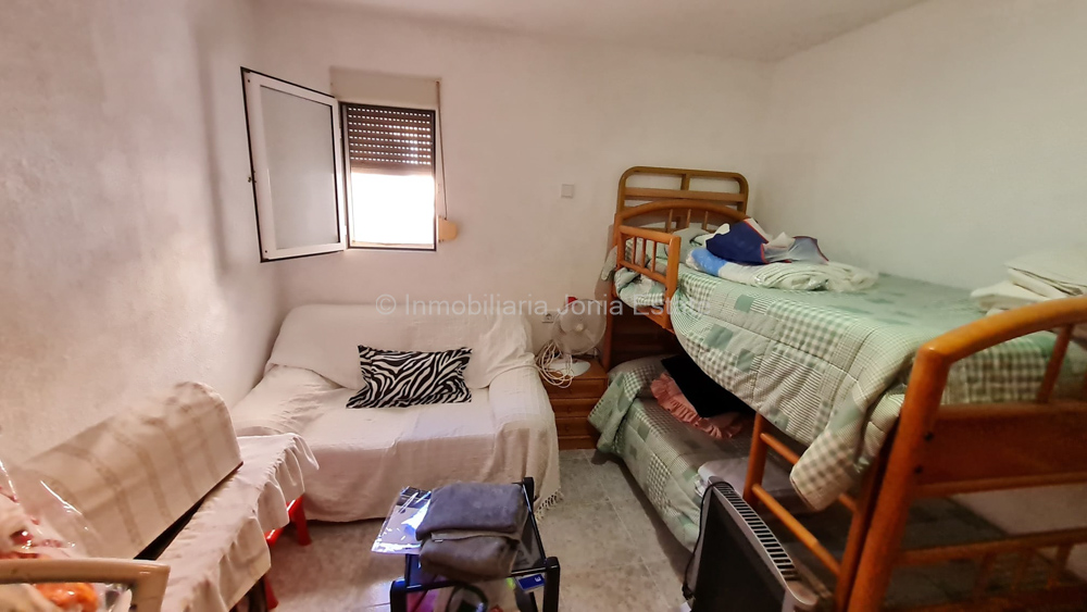 Hus med to leiligheter og tomt i sentrum av Villajoyosa